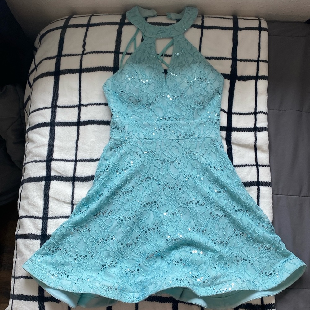 B.Darlin, size 5/6, blue dress, no rips or tears